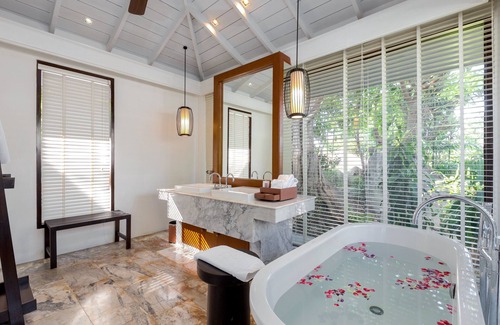 Hua Thanon Hotel | Centara Villas Samui