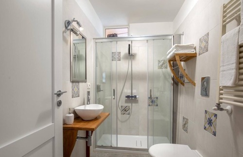 Lake Bracciano Apartment | Center and Slate Beach