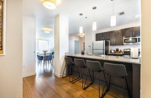 Macon Apartment | Center of DT walking distance to many venues