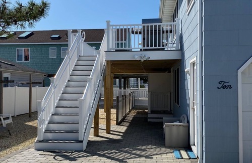 Beach Haven House | Center of Town - Walk Everywhere