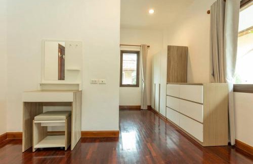 Nanai Road Villa | Center Stay from Patong Bangla Walking Street V107