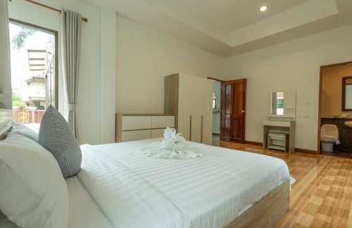 Nanai Road Villa | Center Stay from Patong Bangla Walking Street V107