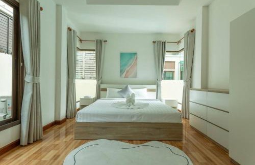 Nanai Road Villa | Center Stay from Patong Bangla Walking Street V107