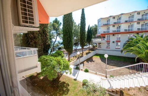 Banjole Hotel | Centinera Resort