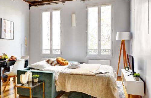 Quartier Sainte-Avoye Apartment | Central 1BR in Le Marais - Close to Notre-Dame - Paris Vacation Rentals