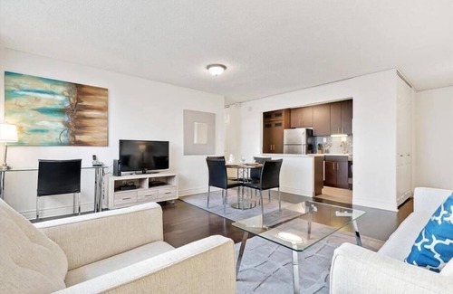 Rittenhouse Row Apartment | Central 1BR nr Bars, Cafes & Galleries | Rittenhouse Square