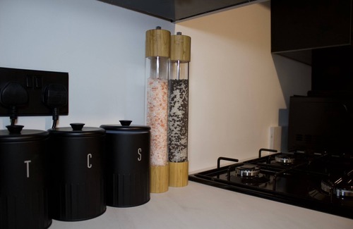 Nottingham House | Central 2-Bed House Parking, Offers For Long Stays