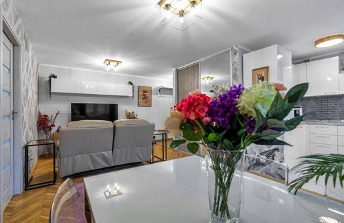 Mirow Apartment | Central 2 BR, Balcony, City View, Top Location by Rentujemy