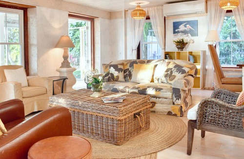 Governor's Harbour House | Central 3 bed house with pool & enclosed garden