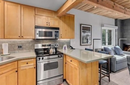 Aspen Hotel | Central 4 bedroom suite, By Gondola, Pool, Hot Tub