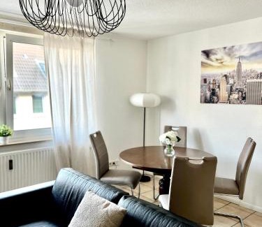Wuppertal Apartment | Central 5-Bed Apartment, A46 & Central Station & Wi-Fi