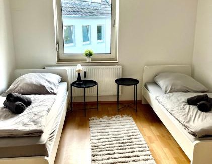 Wuppertal Apartment | Central 5-Bed Apartment, A46 & Central Station & Wi-Fi