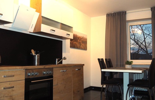 Nordliche Innenstadt Apartment | Central apartment with secure private parking in the backyard