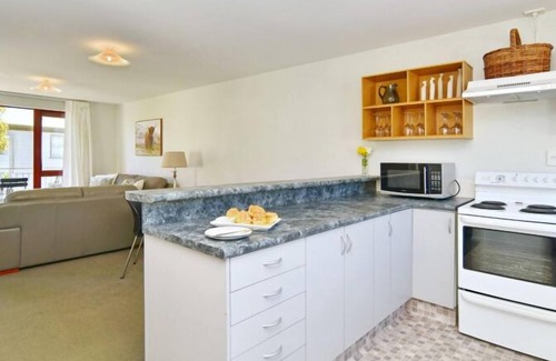 Akaroa House | Central Akaroa Retreat - Balcony & Parking -Tumeke Akaroa