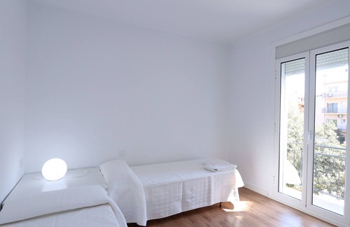 Arenys de Mar Apartment | Central Apartment with Private Balcony