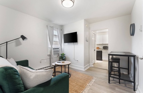 Old Town Fredericksburg Apartment | Central Apartment with Direct Access to Local Coffee Scene