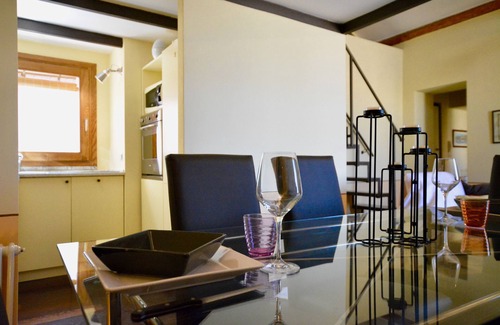 Historic Castle District Apartment | Central Apartment with Wi-Fi & Air Conditioning