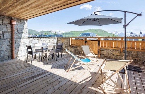 Cognet Apartment | Central Apartment with South-Facing Terrace, Near Ski Lifts