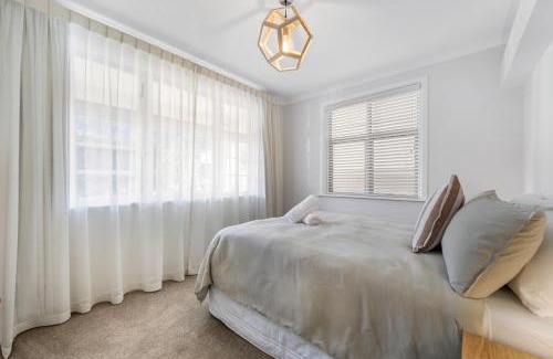 Picton Apartment | Central Art Deco #5