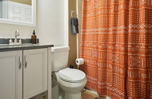 Edgewood House | Central Atlanta Home Near Major Attractions