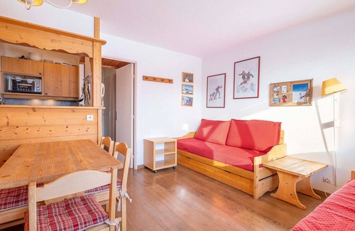 Avoriaz Apartment | Central Avoriaz Apartment for 6 with Balcony, WiFi, and Parking Option