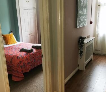 Upper Town Apartment | Central Bath Apartment Private Parking Courtyard Garden
