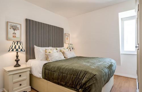 Cathedral Quarter Apartment | Central Belfast Apartments - The Cathedral Loft