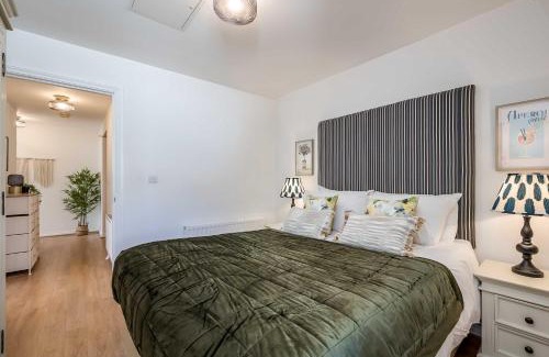 Cathedral Quarter Apartment | Central Belfast Apartments - The Cathedral Loft