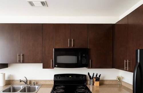 Five Points South Apartment | Central Birmingham | Stylish Midrise Unit