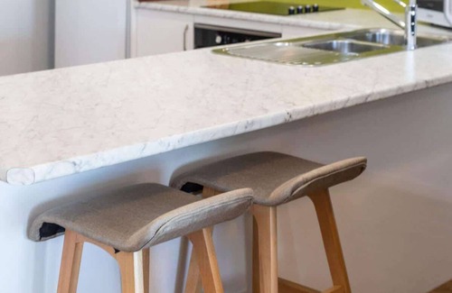 Myrtleford House | Central Chic-Stylish two-storey townhouse