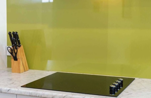 Myrtleford House | Central Chic-Stylish two-storey townhouse