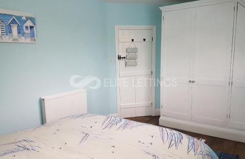 Christchurch House | Central Christchurch - 2 bed cottage, Christchurch