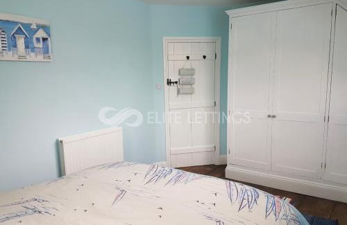 Christchurch House | Central Christchurch - 2 bed cottage, Christchurch