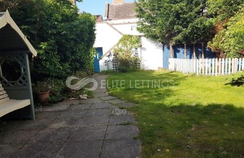 Christchurch House | Central Christchurch - 2 bed cottage, Christchurch