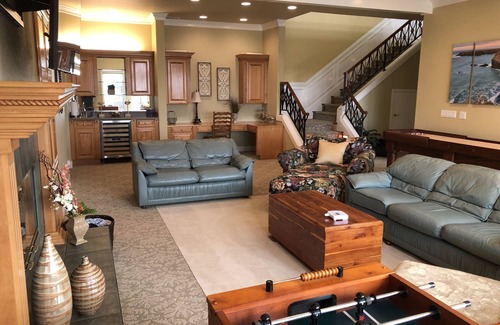 Nipomo House | Central Coast Luxury Estate with Pool, Professional Putting Green, & Pickleball