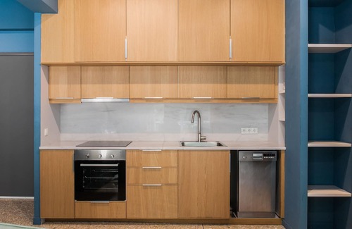 Psirri Apartment | Central Comfy Apt with Private Balcony & Rooftop Access. CT3