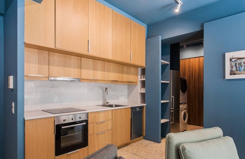 Psirri Apartment | Central Comfy Apt with Private Balcony & Rooftop Access. CT3