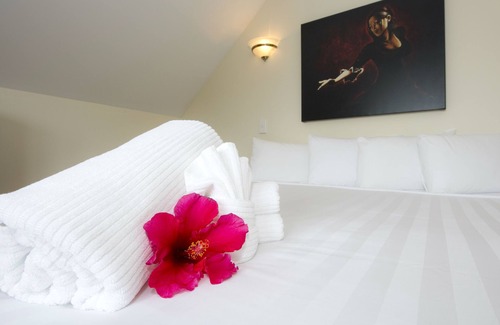 Russell Apartment | Central down-town Apartment with seaviews from the balcony