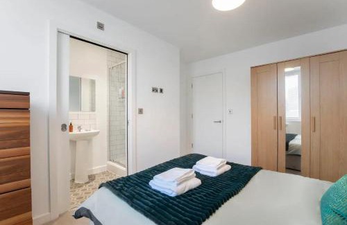 Barnwood Apartment | Central Gloucester Getaway Retreat W/Free Parking
