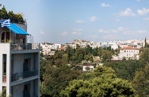 Pangrati Apartment | Central high-class and safe rooms next to Metro Airport Line with Acropolis View from balcony