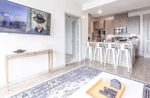 National City Apartment | Central King Beds Suite w/Pool/HotTub/Gym/Bikes