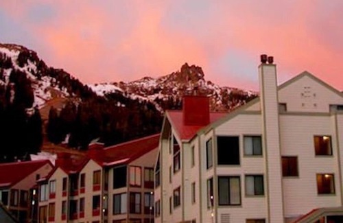 Kirkwood Apartment | Central Location, 1BR + Loft Condo | Nearby Lifts