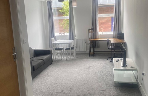 Middlesbrough Apartment | Central location 5 mins from all amenities