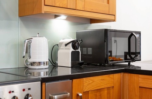 Westminster Apartment | * Central London Haven With AC. Steps To Big Ben *