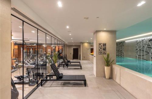 Vauxhall Apartment | CENTRAL LONDON STAY-Fabulous Ultra-Central London Luxury Designer Two Bedroom-POOL-GYM-Full AC