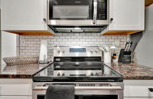 Smoketown Jackson House | Central Louisville Gem - Near Airport & Top Spots