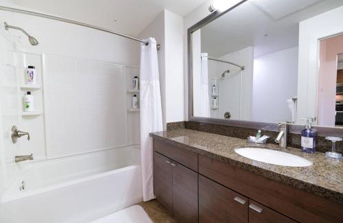 Marina del Rey Hotel | Central Marina Del Rey Apartments