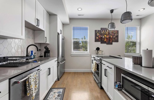 University Hills House | Central Modern Denver Townhome w Private Rooftop Near DU