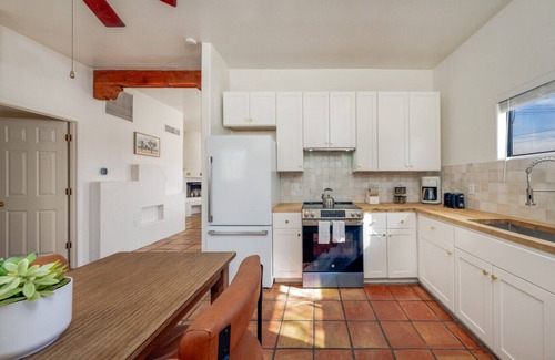Tucson House | Central & Quiet/Near Alvernon Park/2 BR 1.5 BA