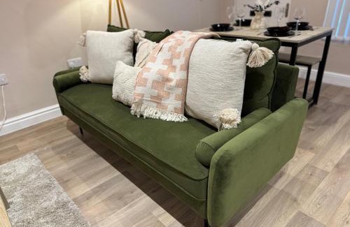 Birmingham City Centre Apartment | Central Spacious Quirky Apartment in Birmingham with Free Wi-Fi, Parking